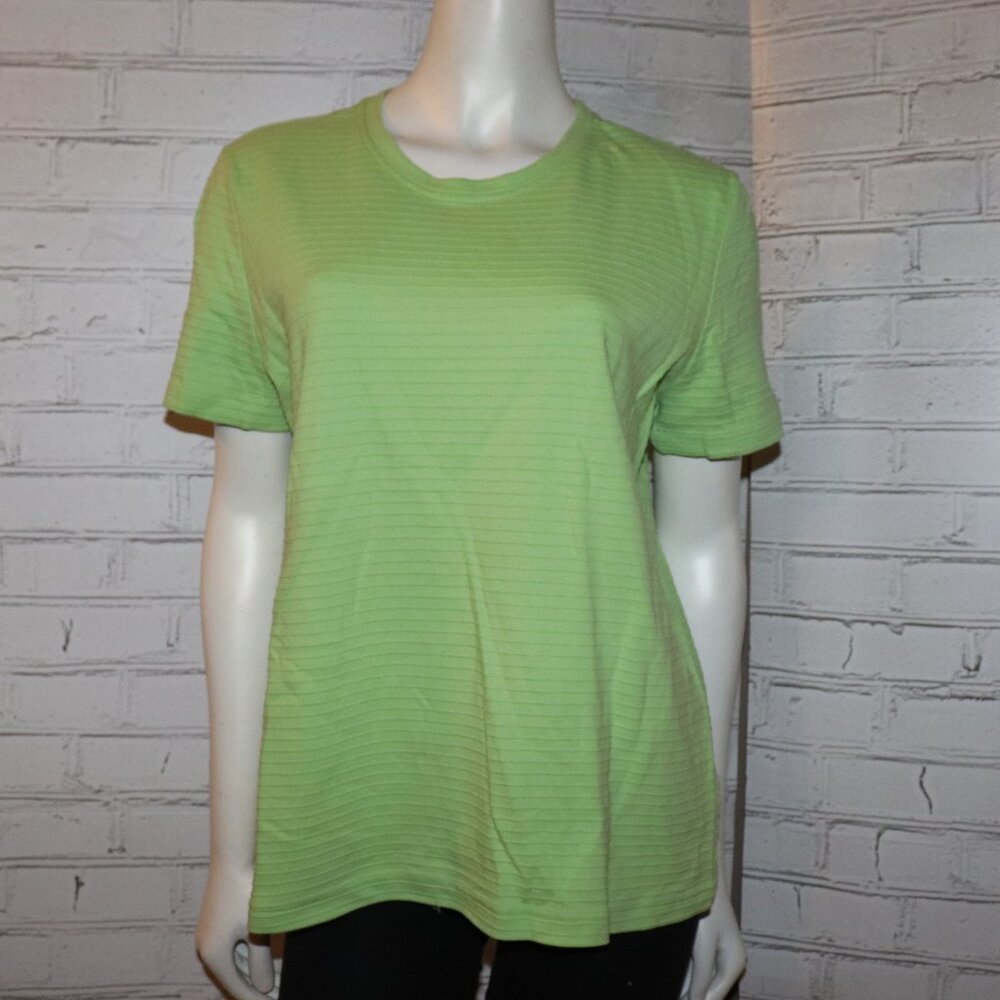 💚🌿🖤 Basic Editions Tee · Soft Green · Size L